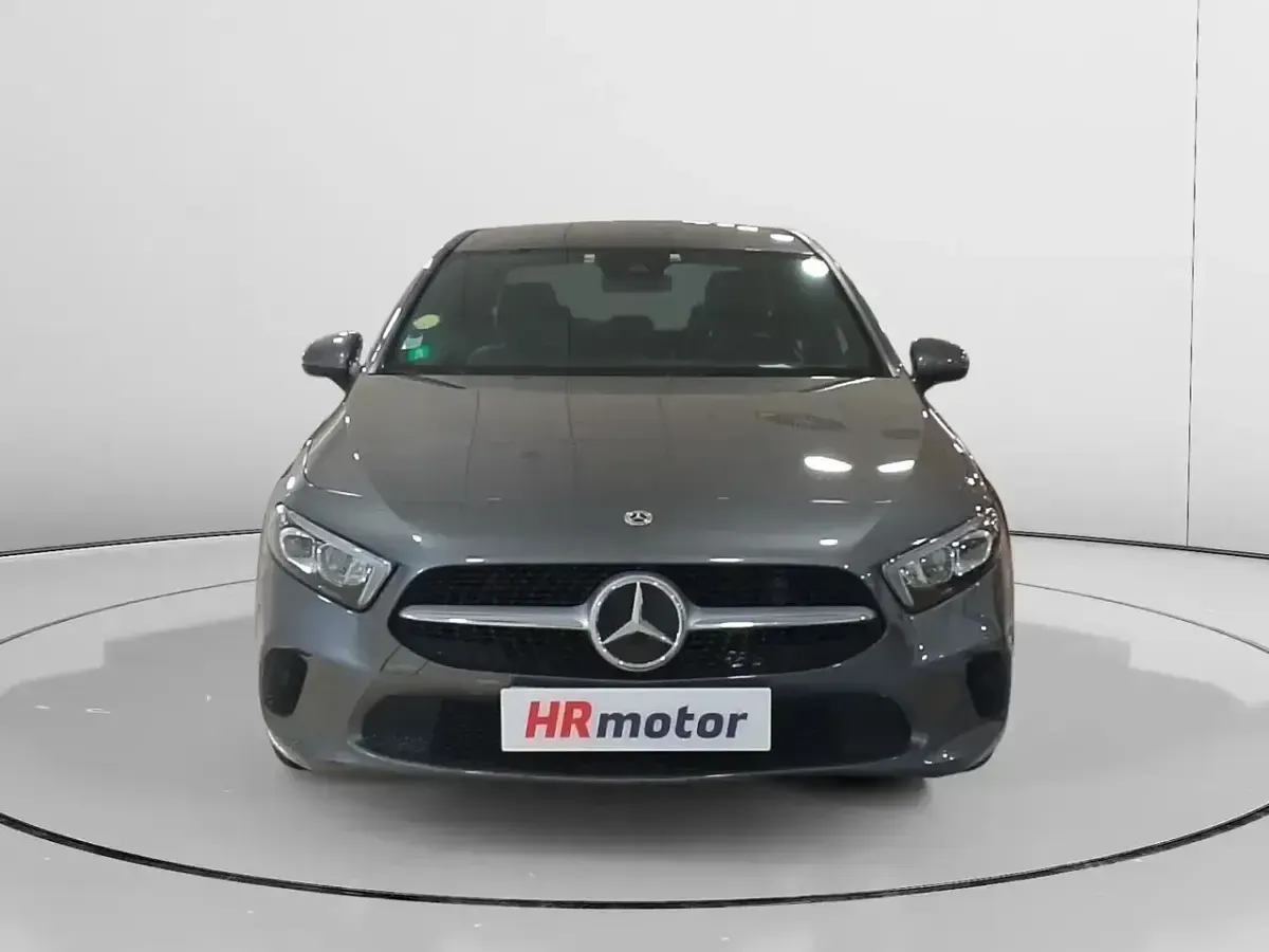 Usado Mercedes A180 116 CV (85 kW) 2022 Gris Berlina