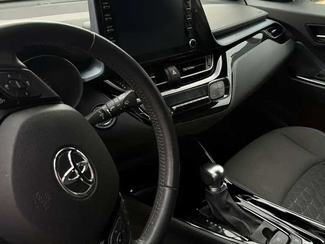 Usado Toyota C-HR+ Advance 98 CV (72 kW) 2020 Blanco SUV