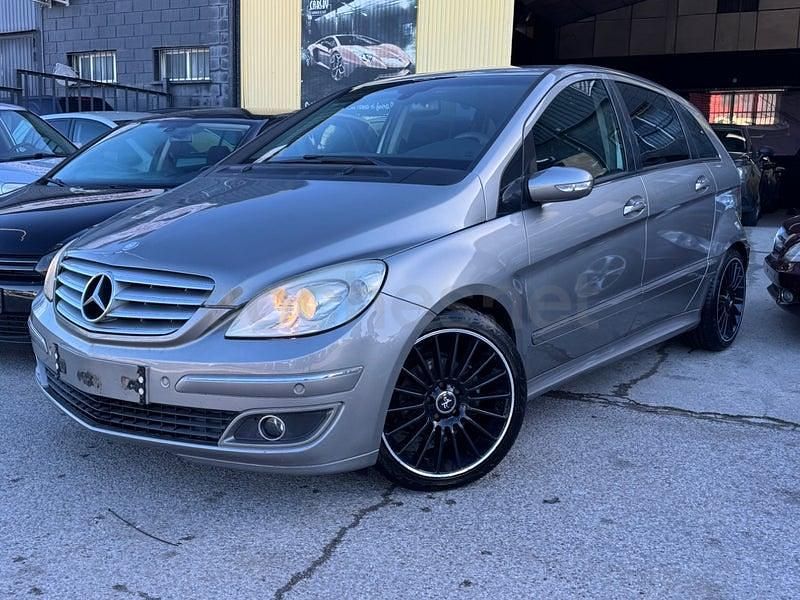 Usado Mercedes B170 116 CV (85 kW) 2007 Gris / plata Monovolumen