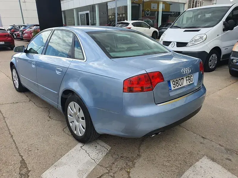 Usado Audi A4 115 CV (84 kW) 2006 Azul Berlina