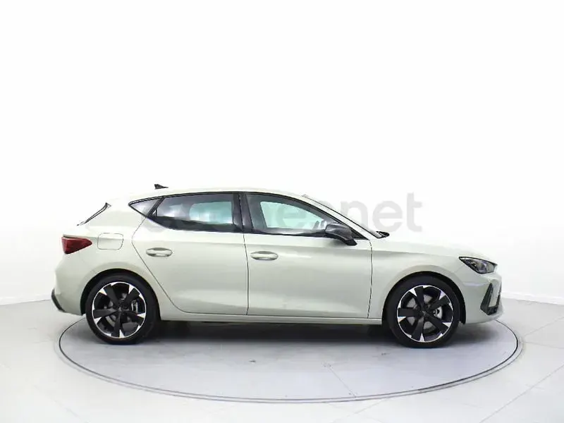 Usado Cupra Leon 204 CV (150 kW) 2025 Azul Berlina