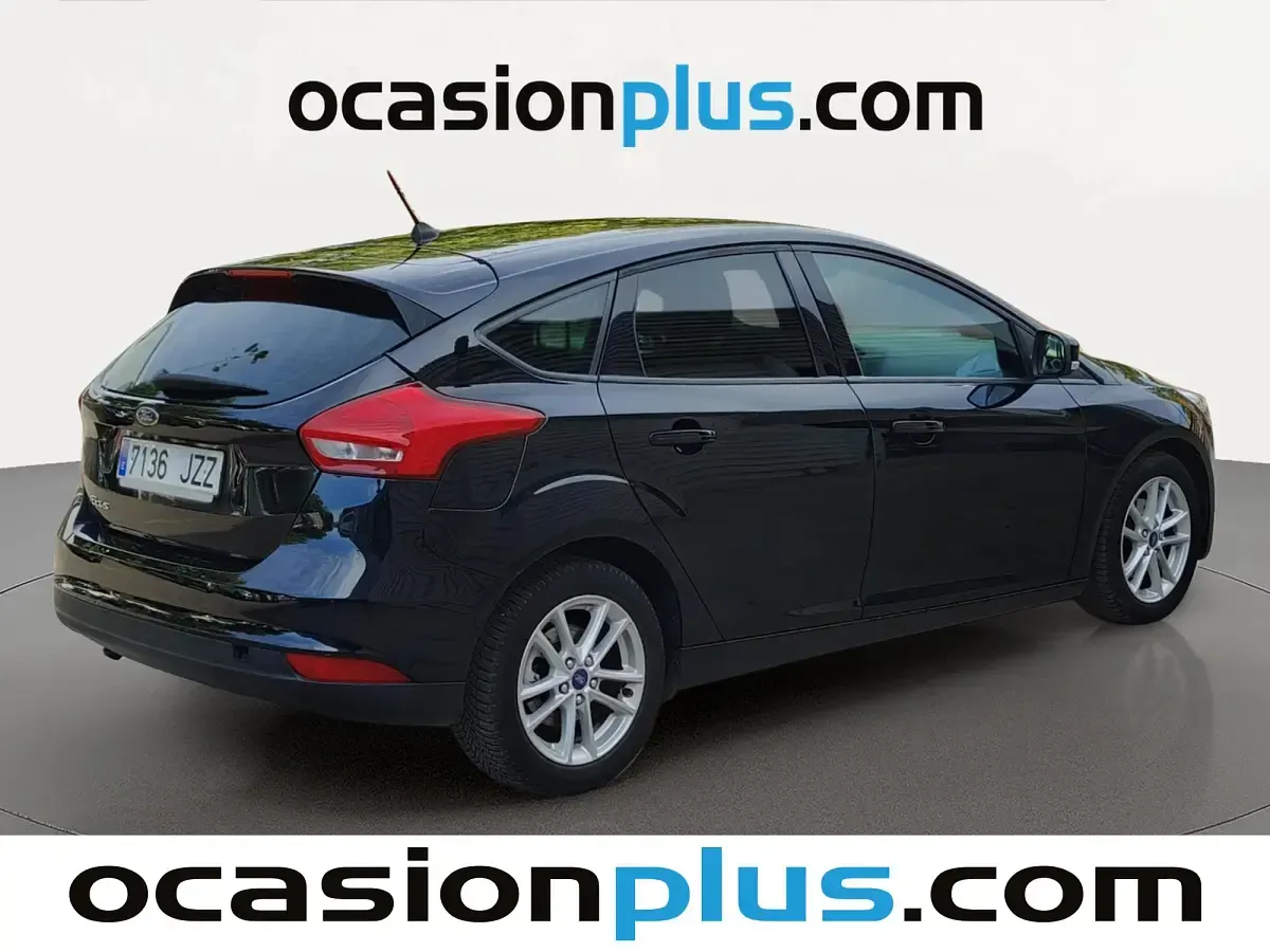 Usado Ford Focus Trend+ 120 CV (88 kW) 2017 Negro Utilitario