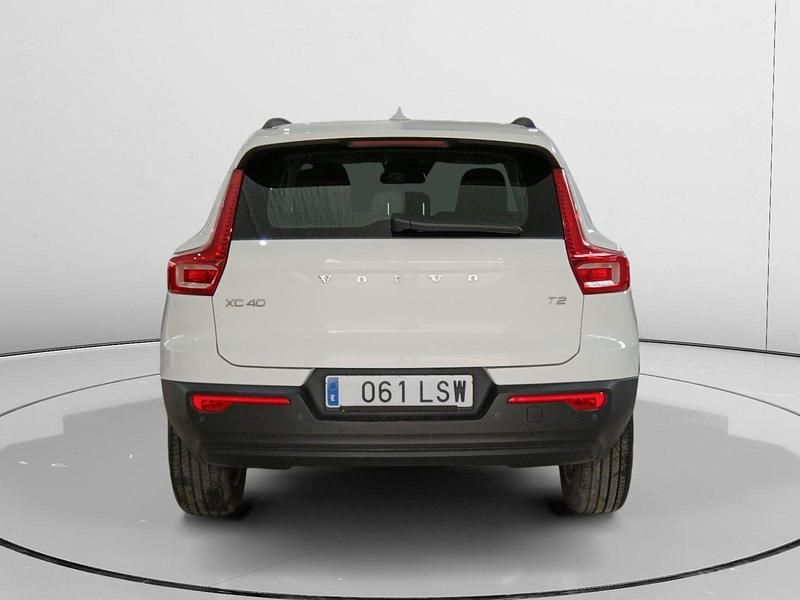 Usado Volvo XC40 Momentum 129 CV (94 kW) 2021 Blanco SUV