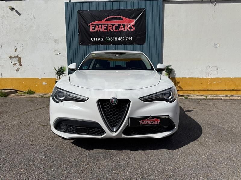 Blanco Usado 2017 Alfa Romeo Stelvio SUV | 14.500 € (Un poco caro) - Imagen 1/4