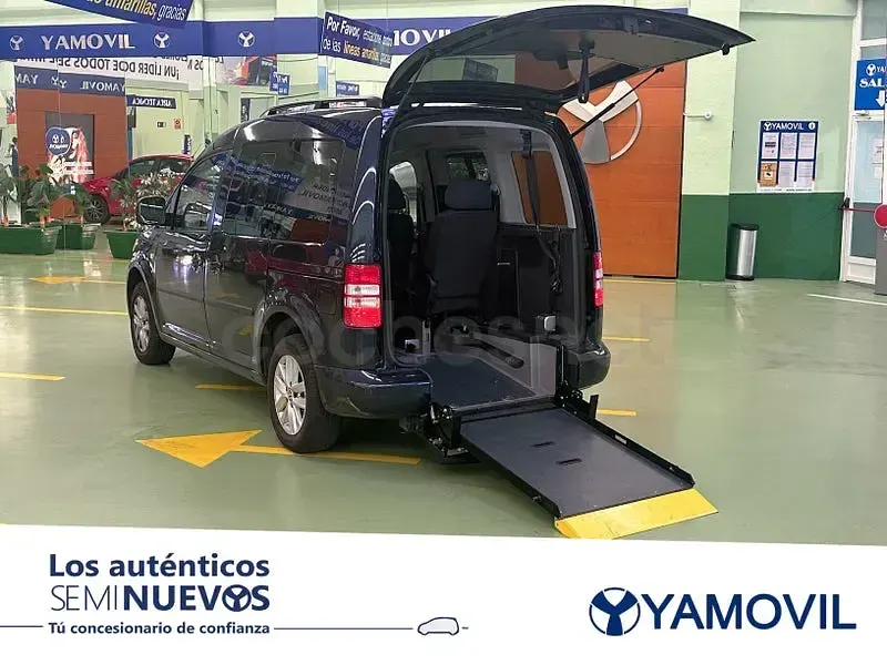Usado VW Caddy Comfortline 102 CV (75 kW) 2015 Azul Monovolumen