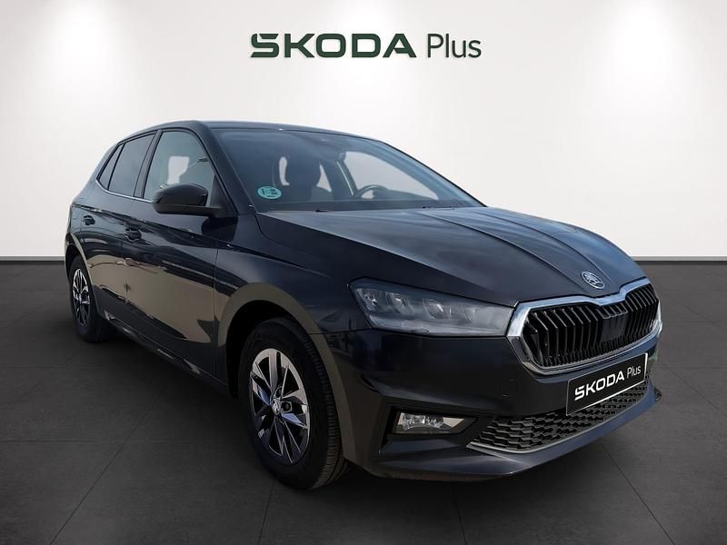 Usado Skoda Fabia Selection 95 CV (69 kW) 2025 Negro Utilitario