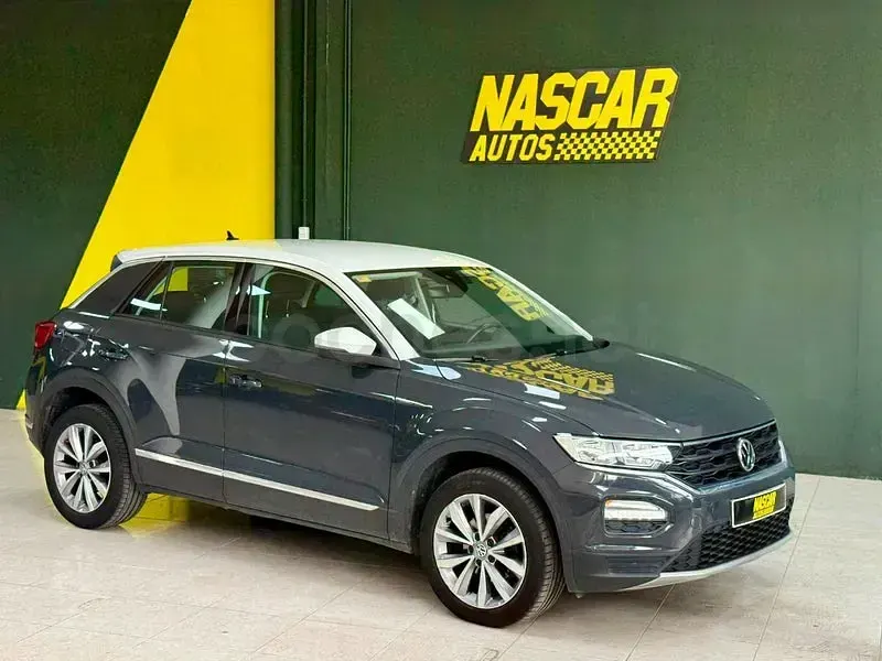 Usado VW T-Roc Advance 115 CV (84 kW) 2019 Gris / plata SUV
