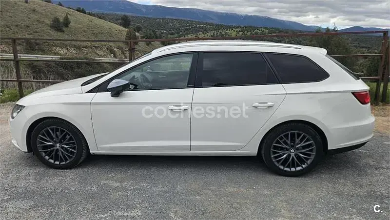 Usado Seat Leon ST CONNECT 110 CV (80 kW) 2016 Blanco Familiar