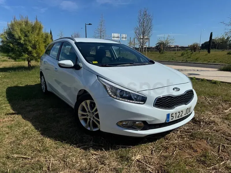 Usado Kia Ceed Sportswagon 128 CV (94 kW) 2015 Blanco Familiar
