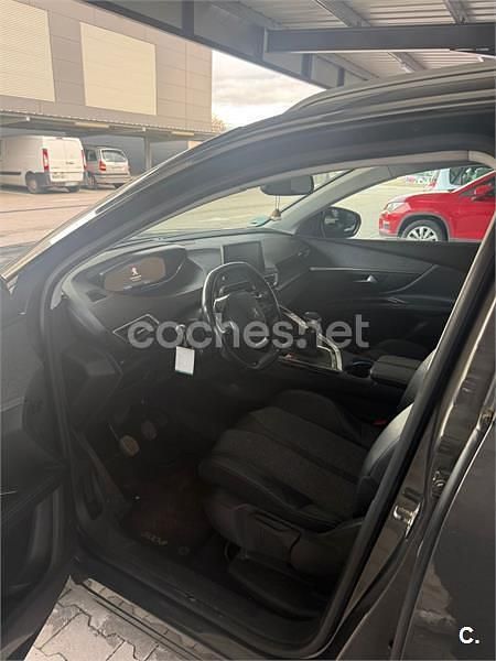 Usado Peugeot 5008 Allure 130 CV (95 kW) 2019 Gris / plata SUV