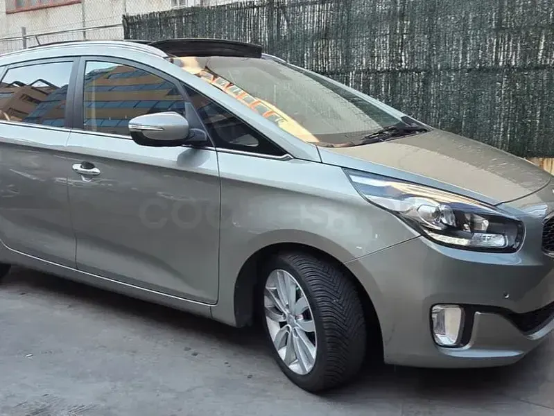 Usado Kia Carens 136 CV (100 kW) 2014 Beige Monovolumen