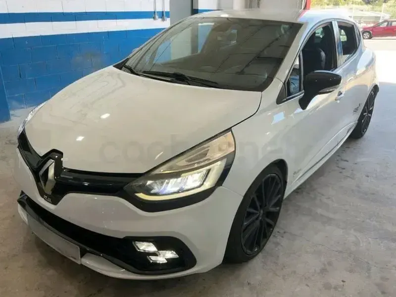 Usado Renault Clio IV Trophy 220 CV (161 kW) 2017 Blanco Berlina