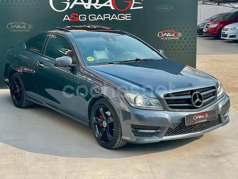 Usado Mercedes C220 AMG line 170 CV (125 kW) 2015 Gris / plata Coupe