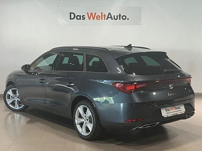 Gris Nuevo 2025 Seat Leon FR Familiar | 31.490 € (Caro) - Imagen 1/4