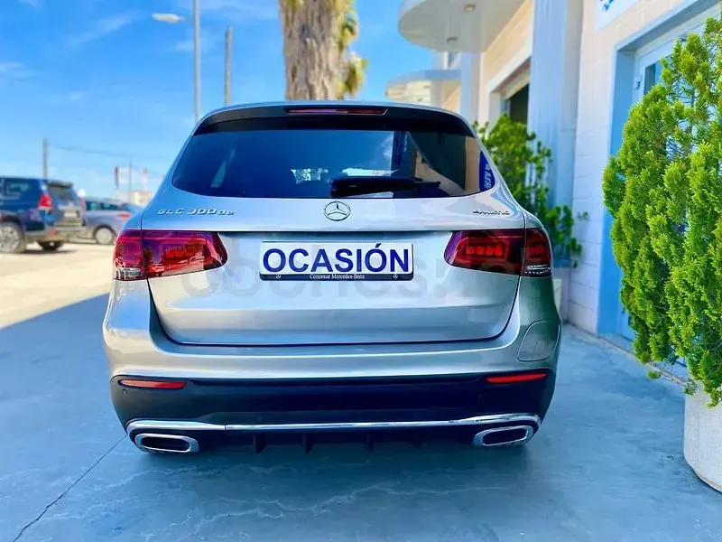 Käytetty Mercedes GLC300 245 HP (180 kW) 2021 Harmaa Katumaasturi