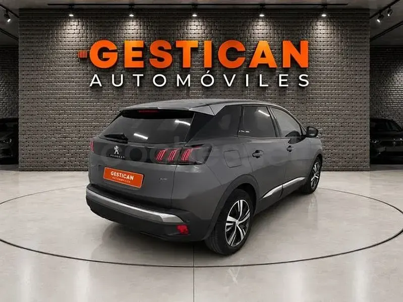 Usado Peugeot 3008 Allure 225 CV (165 kW) 2022 Gris / plata SUV