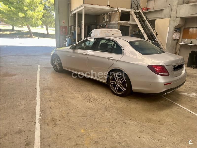 Usado Mercedes E220 194 CV (142 kW) 2018 Gris / plata Berlina