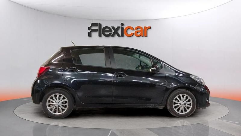 Usado Toyota Yaris Active 69 CV (50 kW) 2016 Negro Utilitario