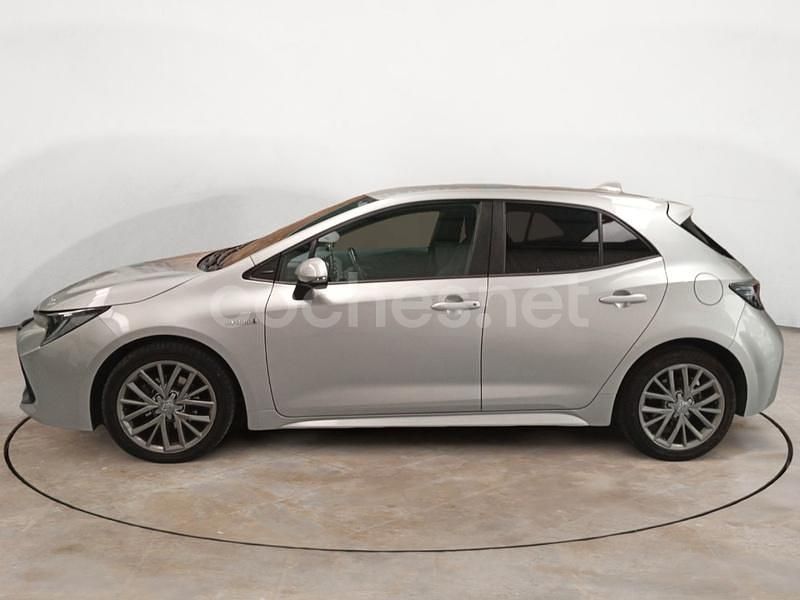 Usado Toyota Corolla Active 122 CV (89 kW) 2020 Gris / plata Berlina