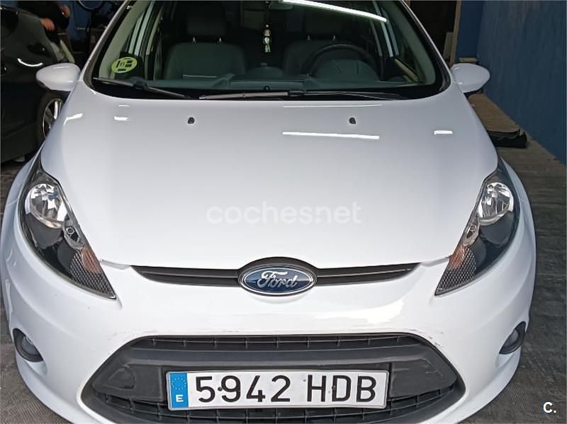 Usado Ford Fiesta Trend 68 CV (50 kW) 2011 Blanco Utilitario