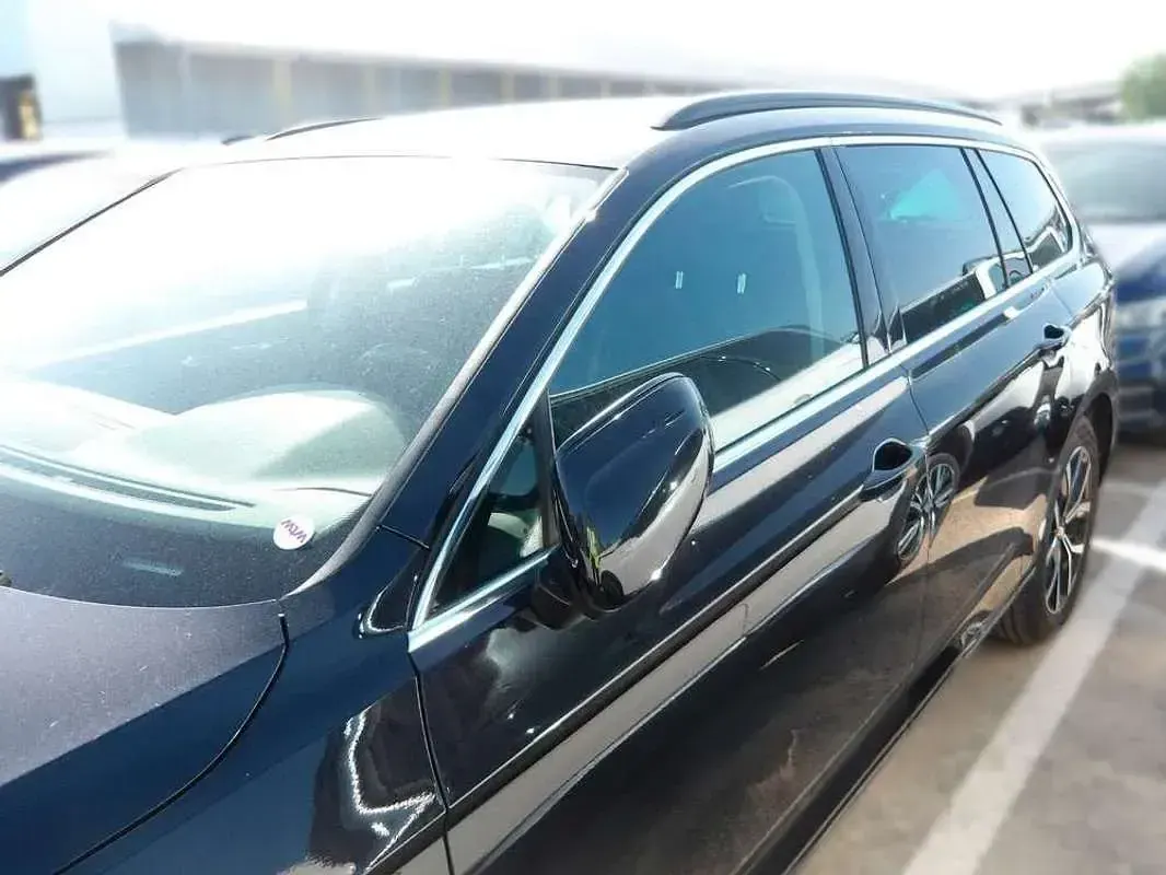 Usado VW Passat Executive 122 CV (89 kW) 2022 Negro Familiar