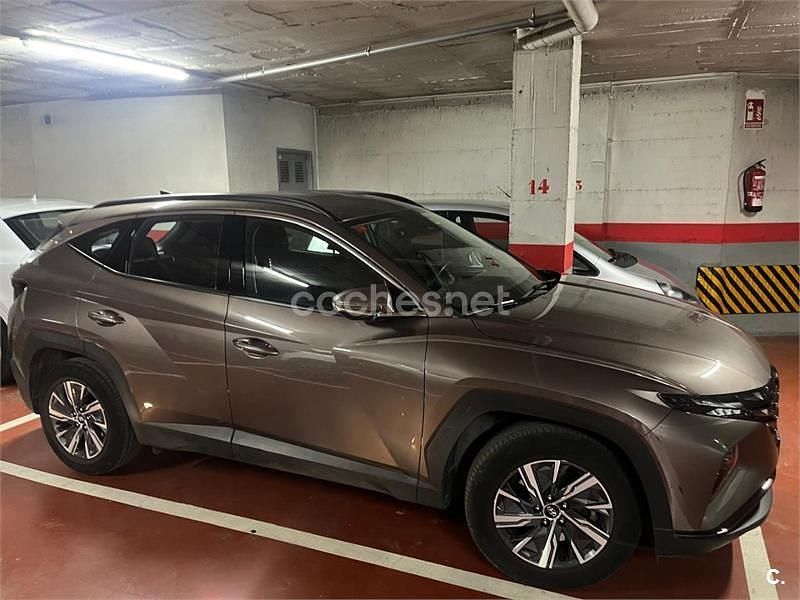 Usado Hyundai Tucson 150 CV (110 kW) 2021 Gris / plata SUV