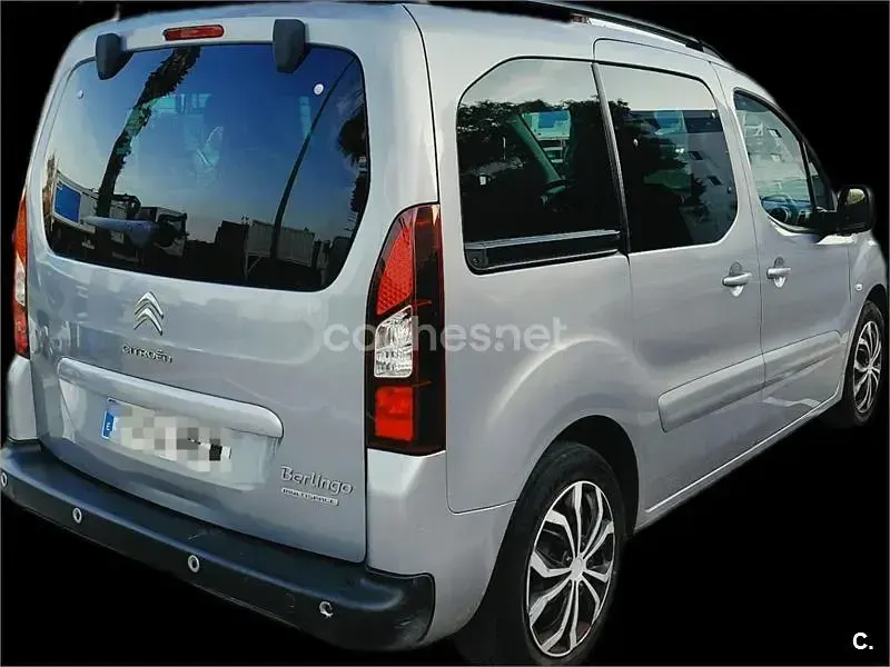 Usado Citroën Berlingo Feel 100 CV (73 kW) 2016 Gris / plata Monovolumen