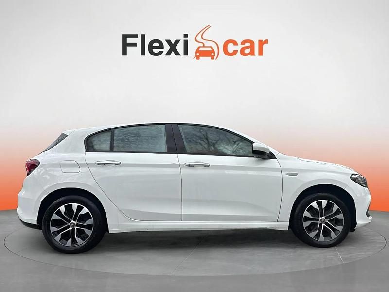 Usado Fiat Tipo Cross 101 CV (74 kW) 2022 Blanco Berlina