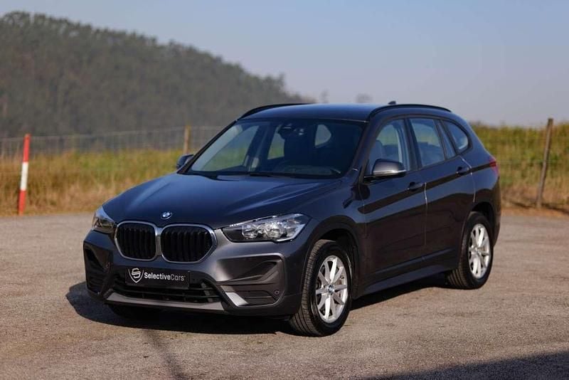 Usado BMW X1 Comfort Edition 150 CV (110 kW) 2020 Gris SUV