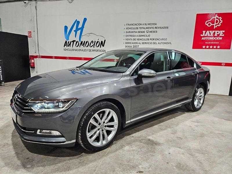 Usado VW Passat Sportline 150 CV (110 kW) 2017 Gris / plata Berlina