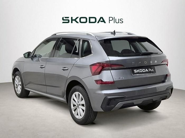 Usado Skoda Kamiq Selection 115 CV (84 kW) 2025 Gris SUV