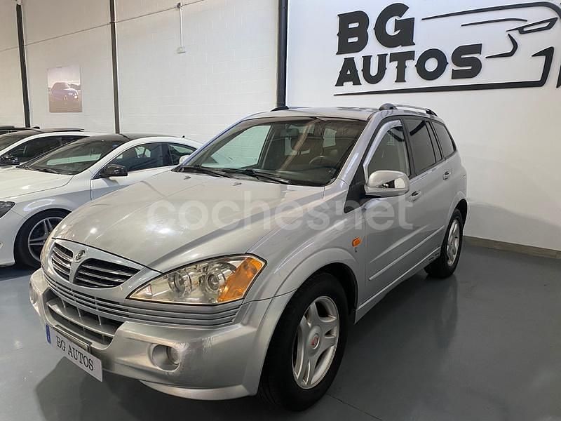 Usado Ssangyong (KGM) Kyron 141 CV (103 kW) 2006 Gris / plata SUV