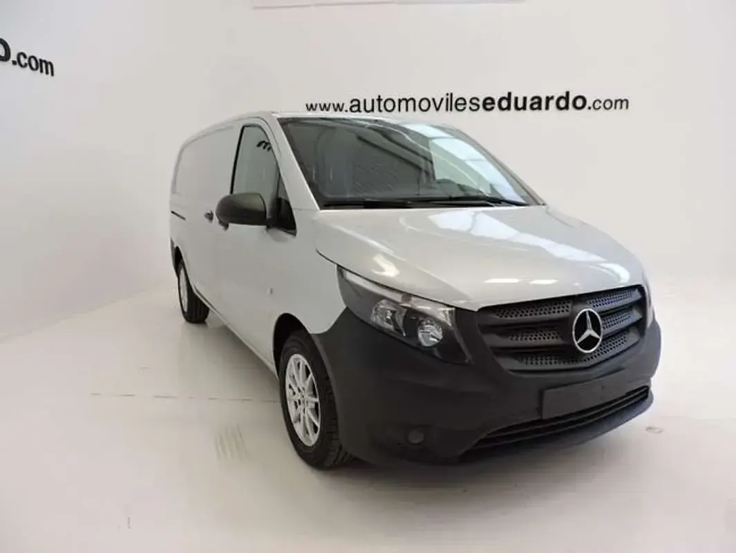 Usado Mercedes Vito 2019 Plateado Van