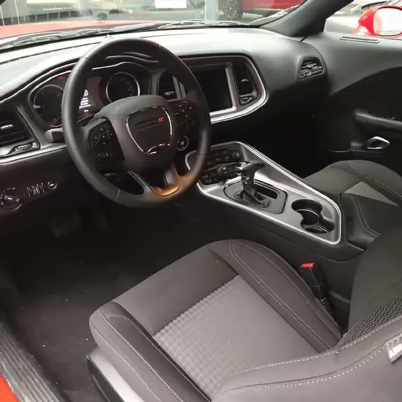 Usado Dodge Challenger SXT 309 CV (227 kW) 2022 Rojo Coupe