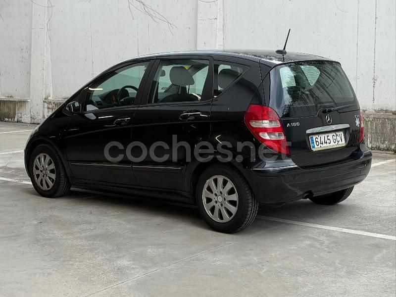 Usado Mercedes A180 Elegance 109 CV (80 kW) 2008 Negro Monovolumen