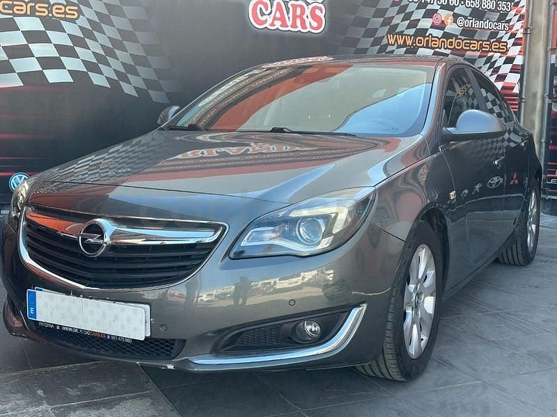 Usado Opel Insignia Business 136 CV (100 kW) 2017 Gris / plata Berlina