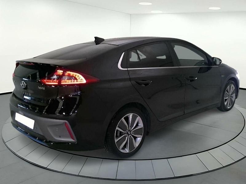Usado Hyundai Ioniq 141 CV (103 kW) 2019 Negro Utilitario