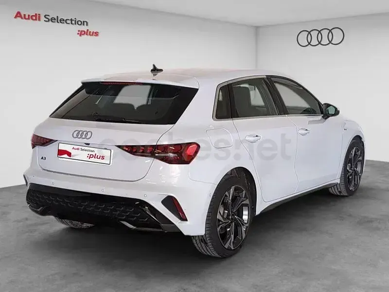 Usado Audi A3 S-Line 204 CV (150 kW) 2025 Blanco Berlina