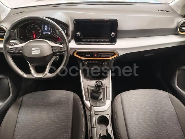 Usado Seat Arona Style 110 CV (80 kW) 2022 Blanco SUV