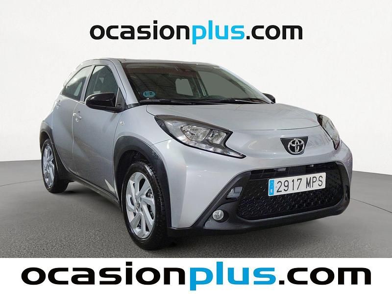 Usado Toyota Aygo X Play 72 CV (52 kW) 2024 Gris SUV