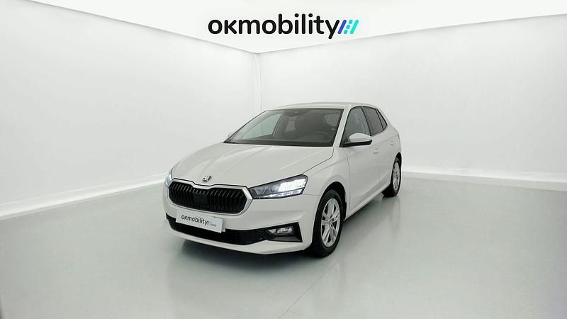 Blanco candy Usado 2024 Skoda Fabia Selection Utilitario | 13.400 € (Buen precio) - Imagen 1/4