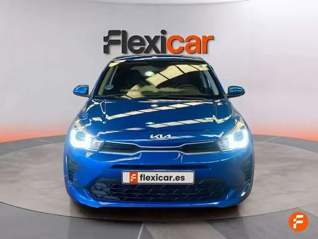 Usado Kia Rio 84 CV (61 kW) 2023 Azul Utilitario