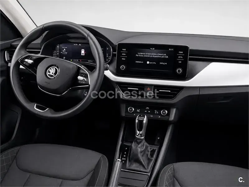 Usado Skoda Kamiq 110 CV (80 kW) 2022 Blanco SUV