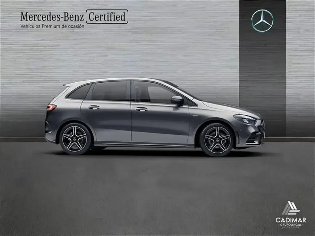Usado Mercedes B200 150 CV (110 kW) 2021 Gris Utilitario