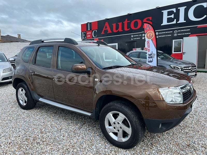 Marrón Usado 2010 Dacia Duster Lauréate SUV | 7999 € (Un poco caro) - Imagen 1/4