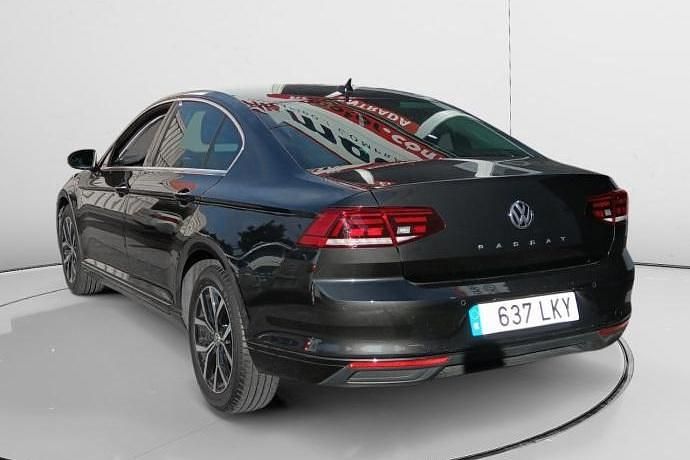 Usado VW Passat Executive 120 CV (88 kW) 2020 Berlina
