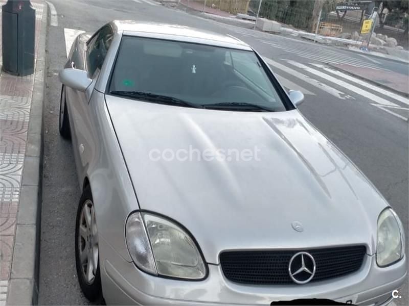 Usado Mercedes SLK200 136 CV (100 kW) 1999 Gris / plata Descapotable