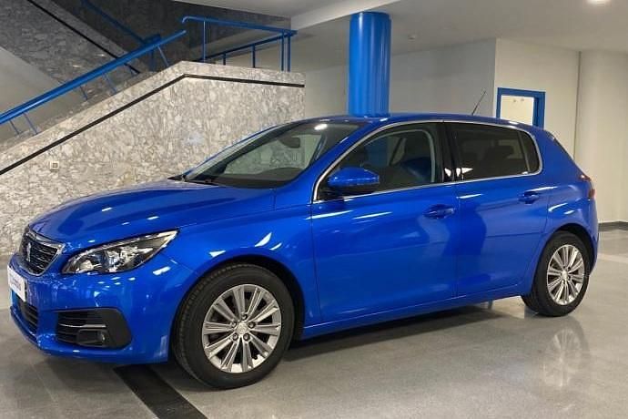 Usado Peugeot 308 Allure 130 CV (95 kW) 2020