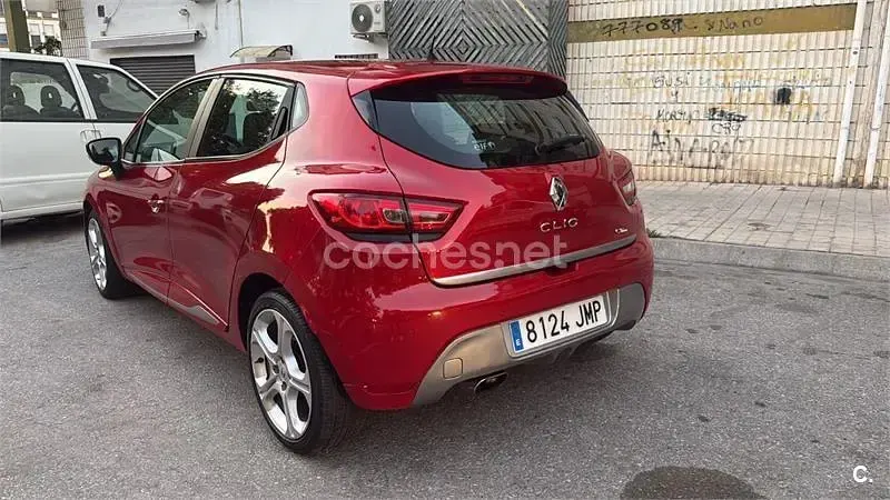 Usado Renault Clio IV Dynamique 90 CV (66 kW) 2016 Rojo Berlina