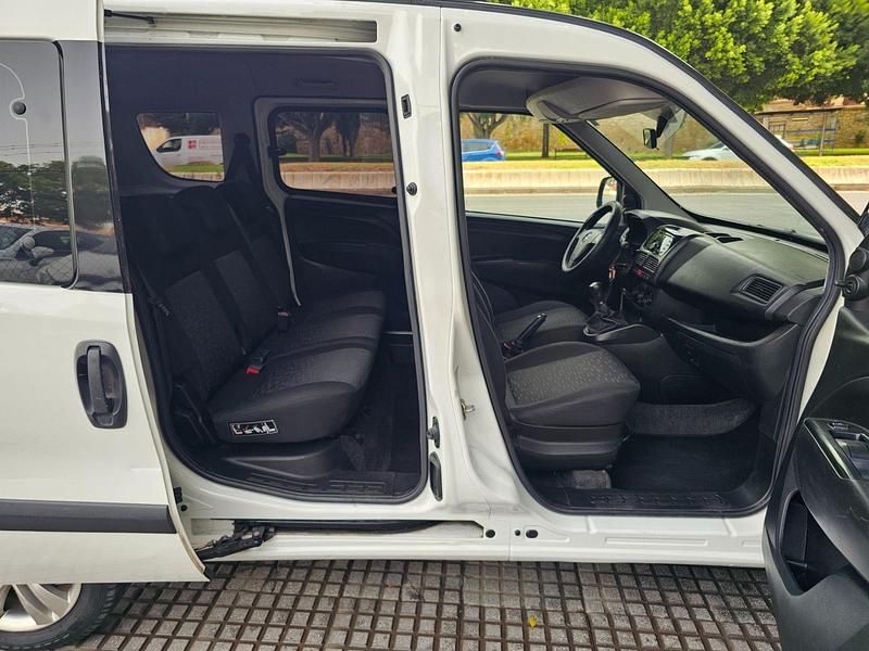 Blanco Usado 2018 Opel Combo Monovolumen | 8990 € (Caro) - Imagen 1/4